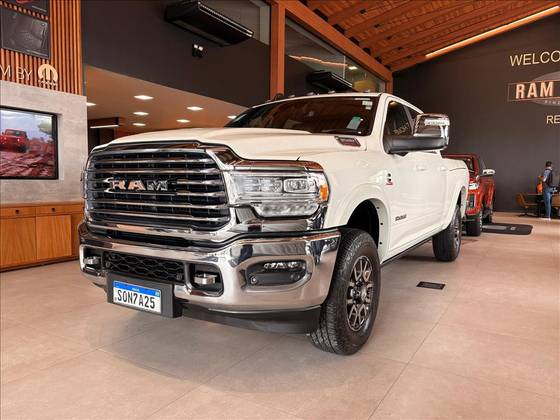 RAM 3500 6.7 I6 TURBO DIESEL LIMITED LONGHORN CD 4X4  AUTOMÁTICO